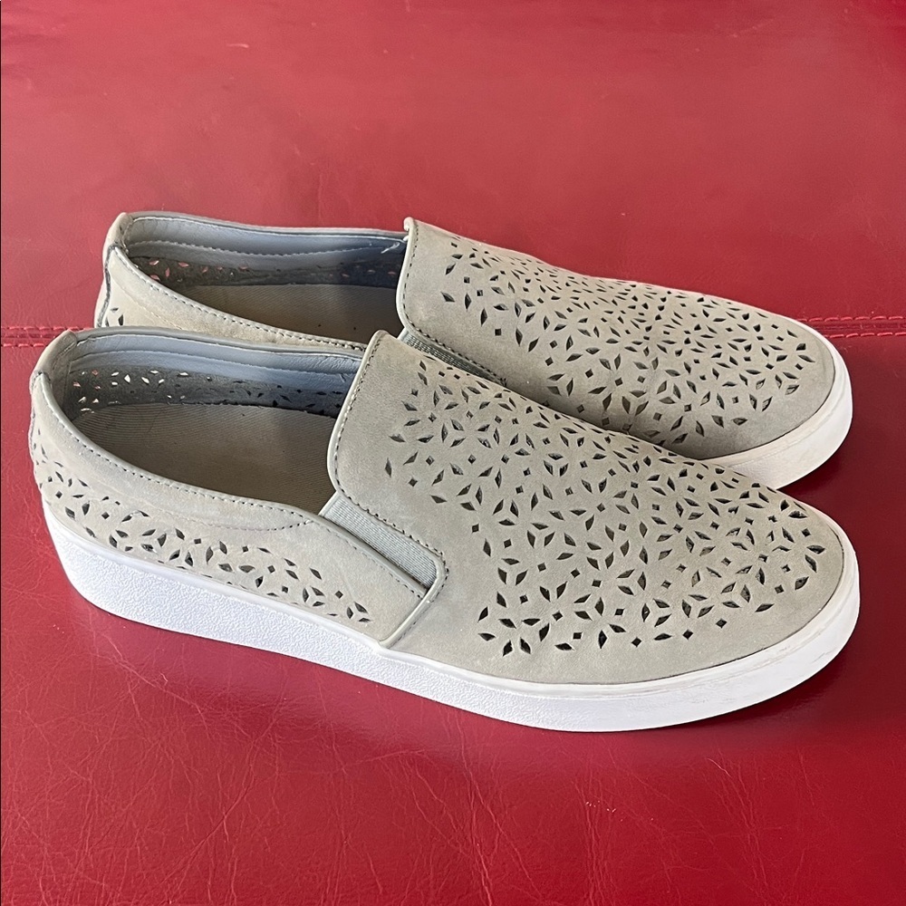 Vionic Kani Women's Size 7 Gray Grey Beige Leather Slip On Shoe Sneaker